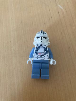 figura lego star wars piloto