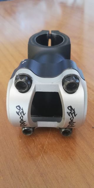 Manillar y potencia.