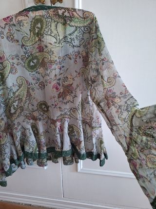 Chaqueta corta ligera, tipo kimono 