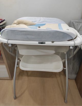 Cambiador y bañera