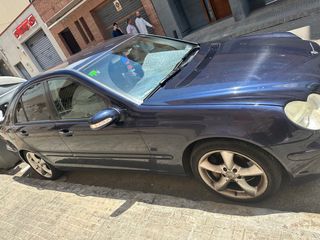 Mercedes-Benz Clase C 2004