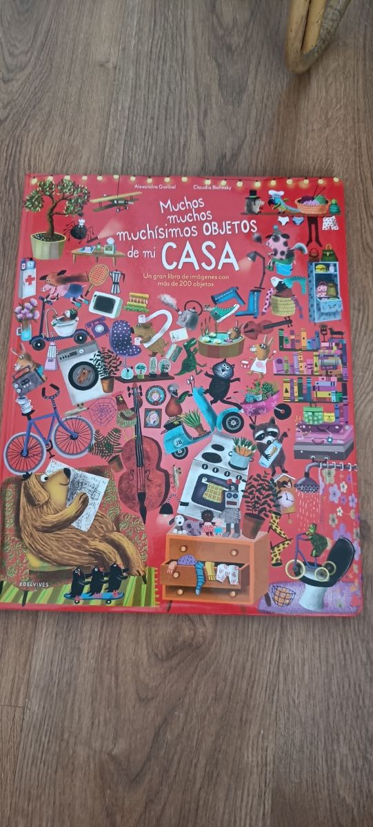 Muchos, muchos, muchísimos objetos de mi casa