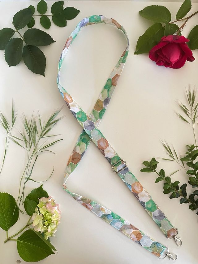 Cuelgamovil ajustable