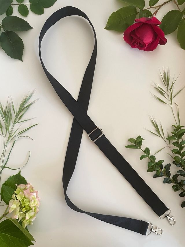 Cuelgamovil ajustable