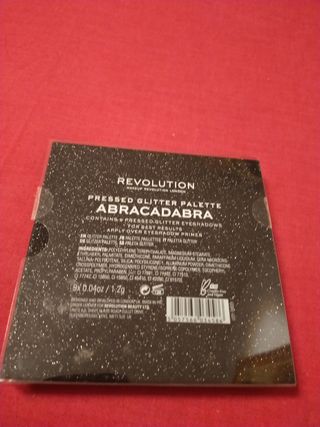 Paleta Revolution + regalo