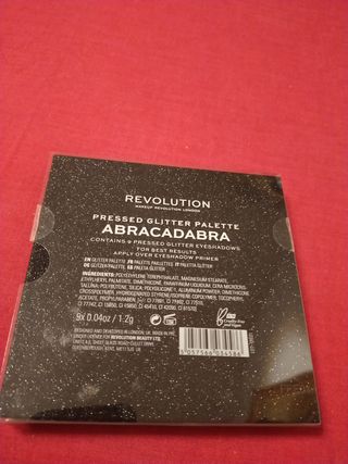 Paleta Revolution + regalo