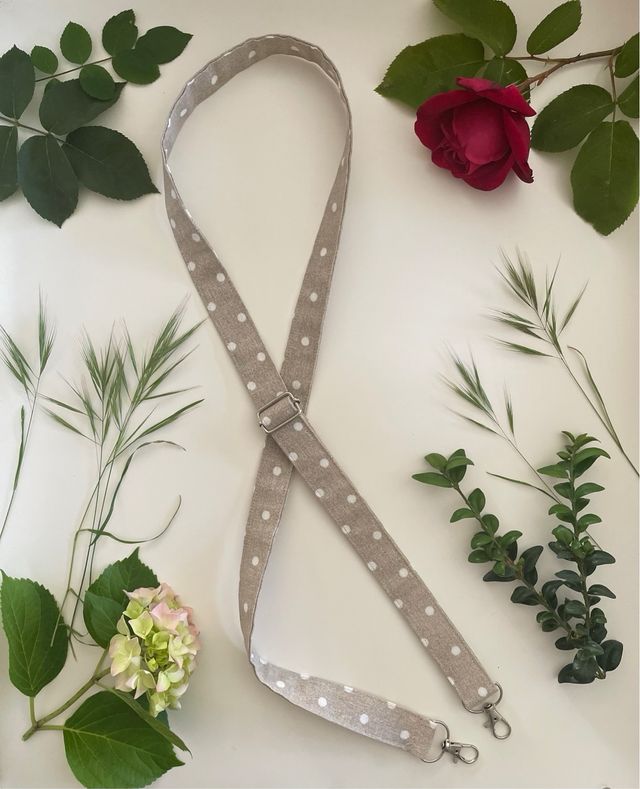 Cuelgamovil ajustable