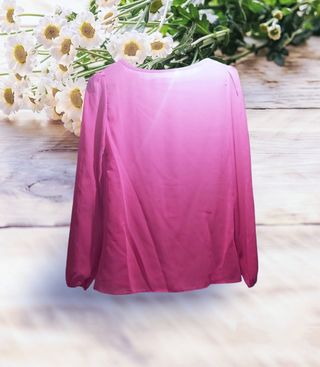 Blusa rosa fúcsia com gargantilha