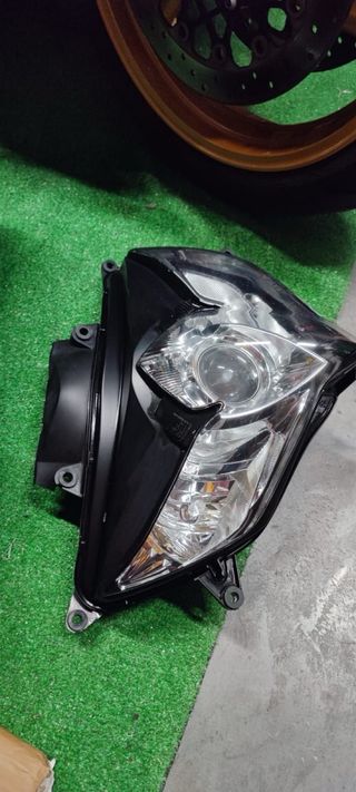 Faro delantero gsxr 600 k8