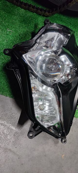 Faro delantero gsxr 600 k8
