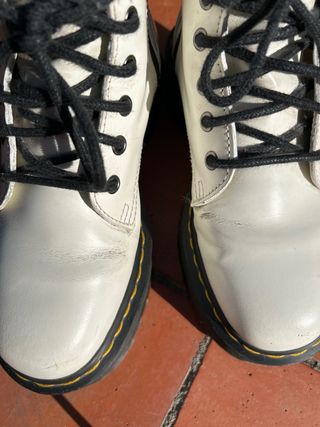Dr. Martens Jadon en blanco