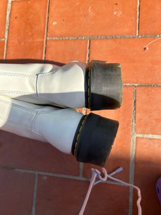 Dr. Martens Jadon en blanco