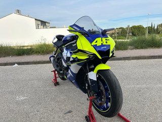 Yamaha R1 2023 - ESCUCHO OFERTAS