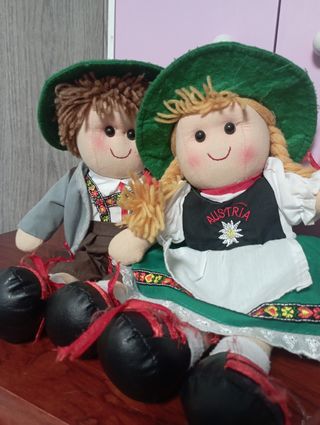 Coppia di bambole di pezza