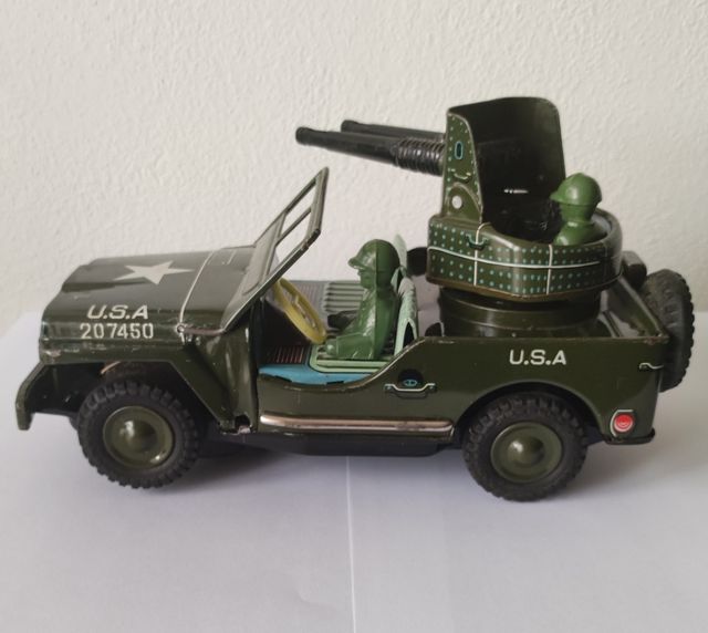 Modello in latta a batterie Jeep U.S.A. anno 1965
