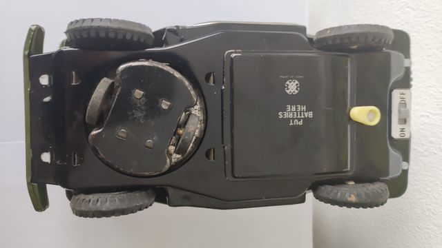 Modello in latta a batterie Jeep U.S.A. anno 1965