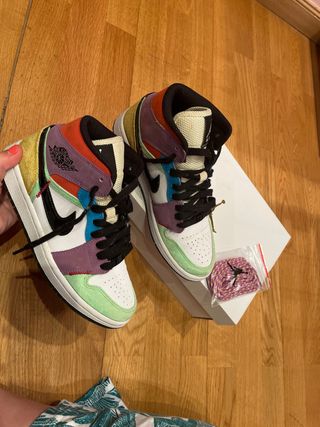 Air Jordan 1 Mid SE 