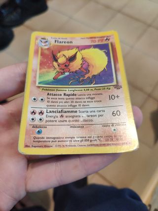 Carta pokemon flareon