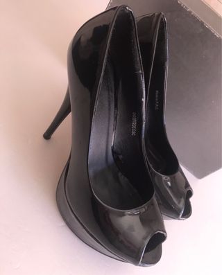 Decollette’ in vernice