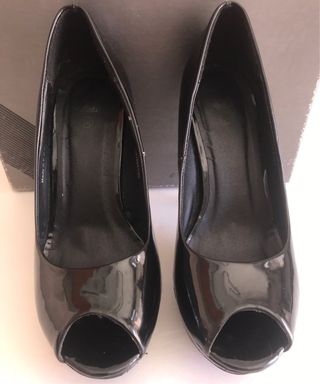 Decollette’ in vernice