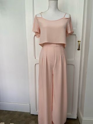 conjunto rosa palo, top y pantalon palazzo.