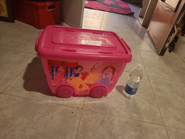 caja de plástico en perfecto