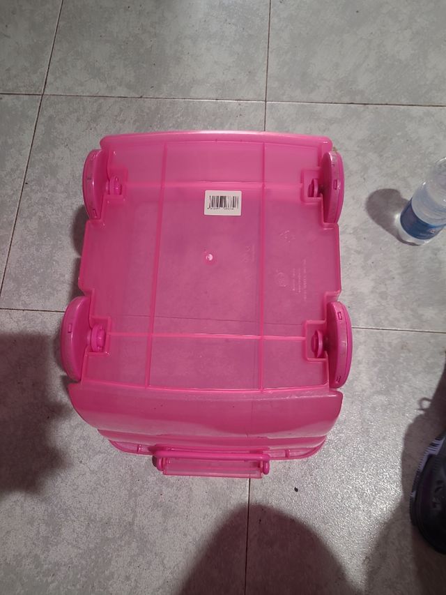 caja de plástico en perfecto
