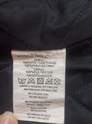 Cazadora negra de polipiel