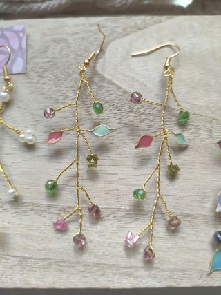 Pendientes de cristal y esmalte