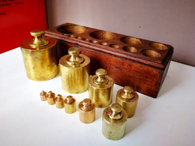 Antigua Balanza de 5 Kg. + Juego de 10 Pesas