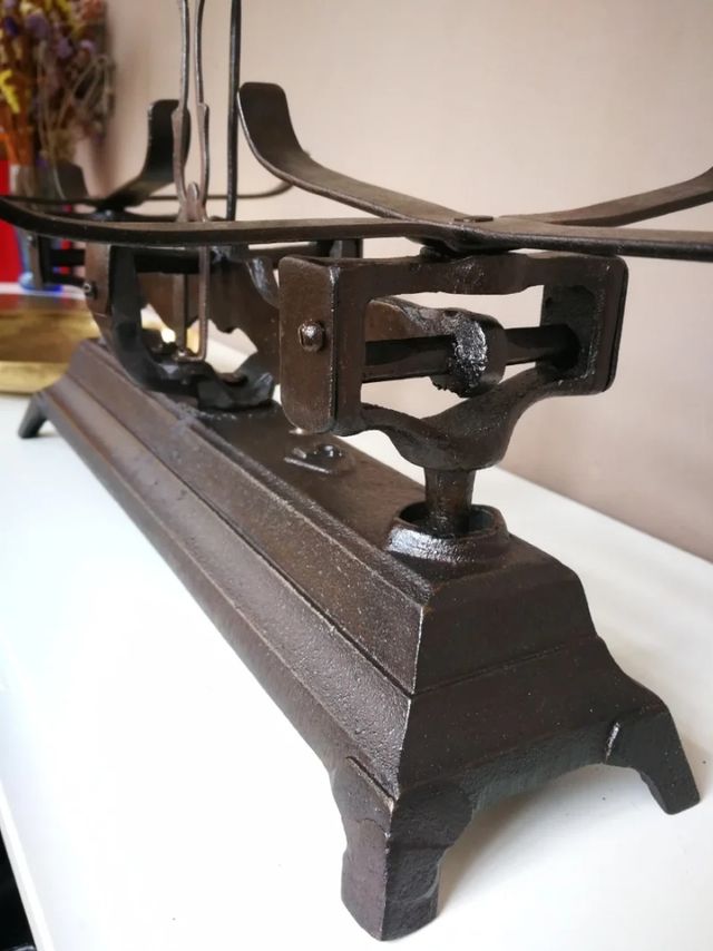 Antigua Balanza de 5 Kg. + Juego de 10 Pesas