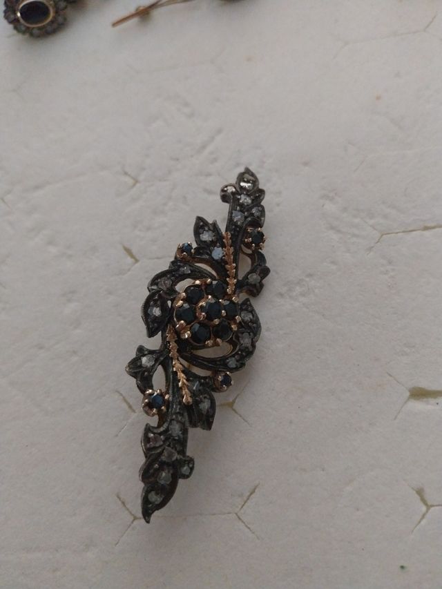 Spilla in oro 750 stile ottocentesco