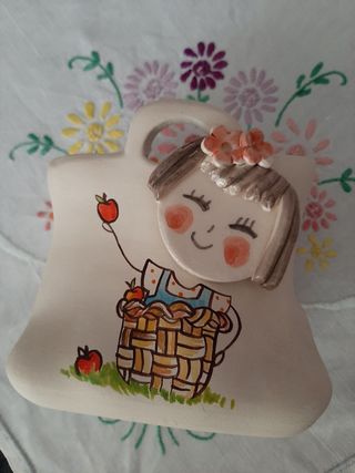 Soprammobile in ceramica portapenne