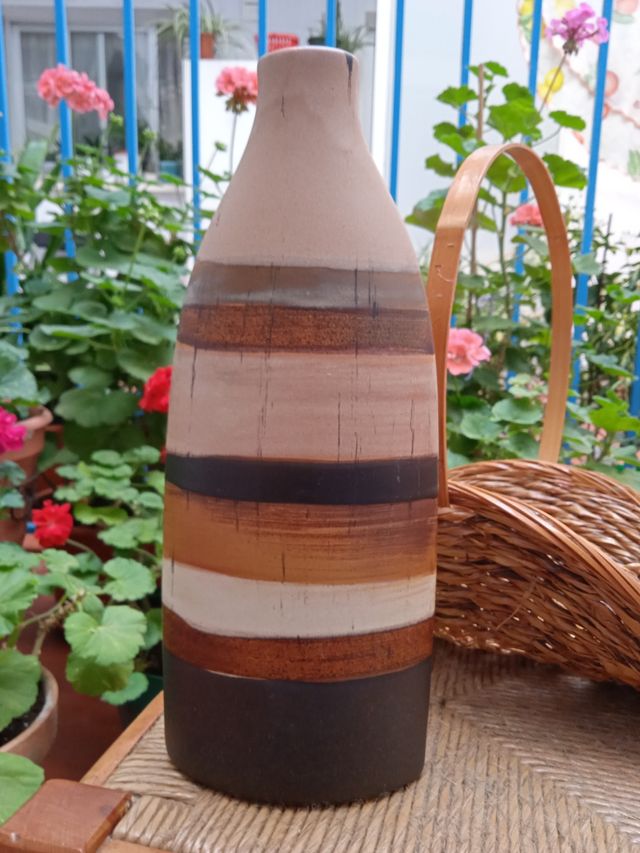 MODERNISTA JARRÓN DE DISEÑO MUY ORIGINAL CERÁMICA