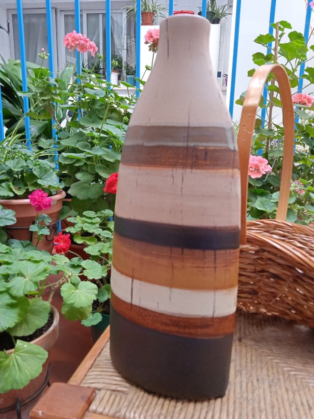 MODERNISTA JARRÓN DE DISEÑO MUY ORIGINAL CERÁMICA