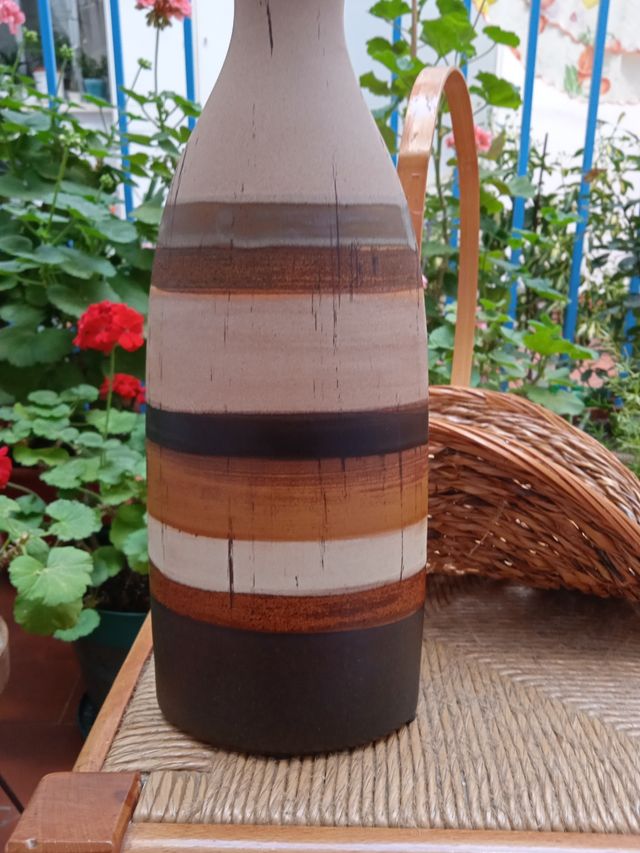 MODERNISTA JARRÓN DE DISEÑO MUY ORIGINAL CERÁMICA