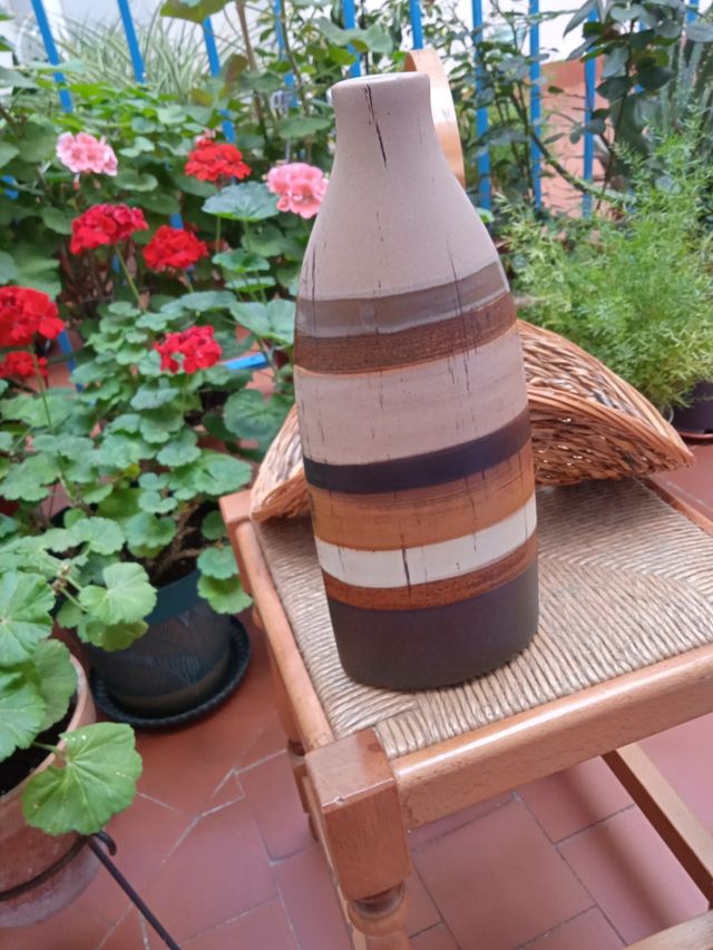 MODERNISTA JARRÓN DE DISEÑO MUY ORIGINAL CERÁMICA