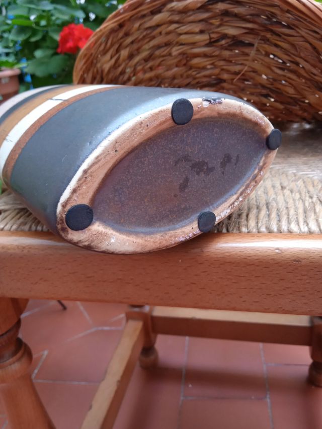 MODERNISTA JARRÓN DE DISEÑO MUY ORIGINAL CERÁMICA