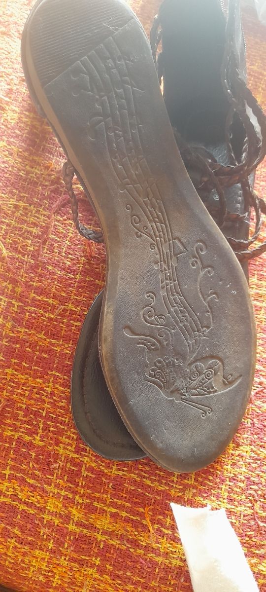 Sandalias n36 de cuero