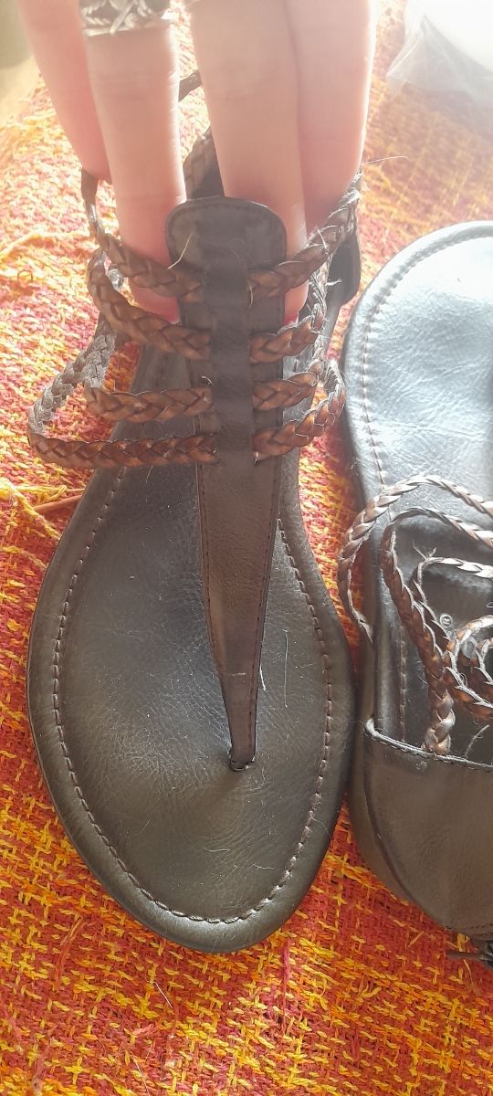 Sandalias n36 de cuero