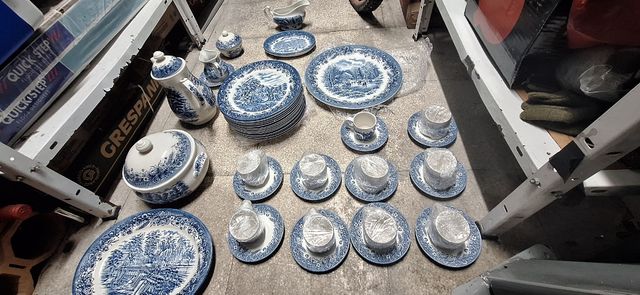 Vajilla CHURCHILL  UK