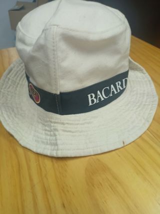 Sombrero y gorra