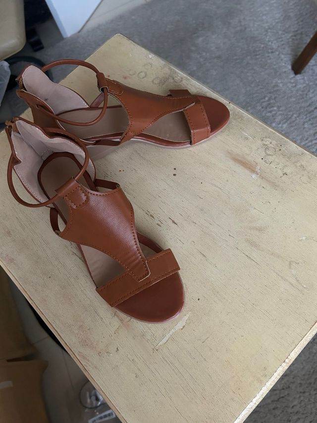 Sandalias cuña