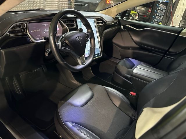 Tesla Model S 2014