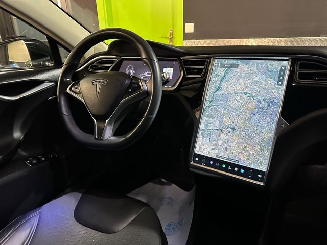 Tesla Model S 2014