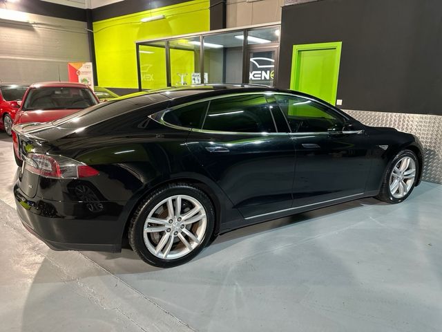 Tesla Model S 2014