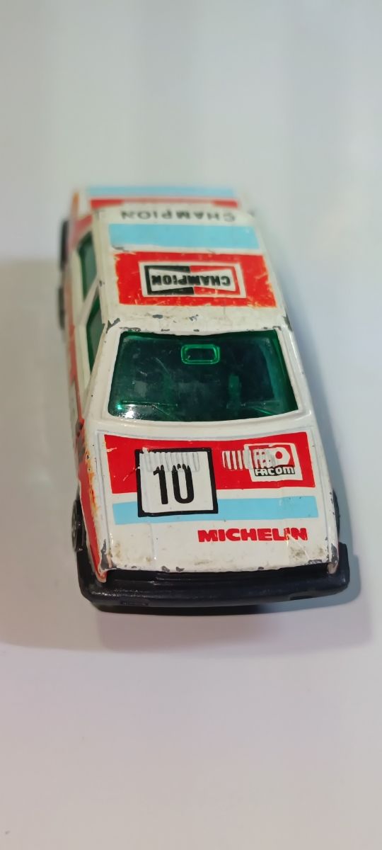 SEAT MÁLAGA 1/64 GUISVAL