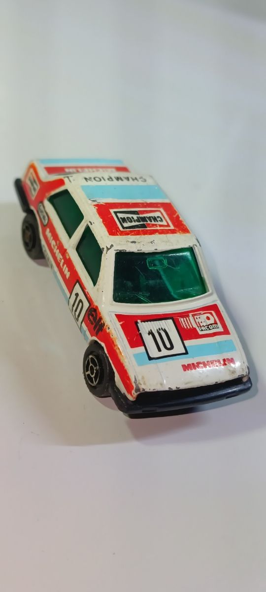 SEAT MÁLAGA 1/64 GUISVAL