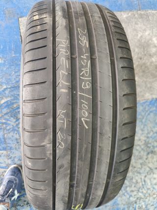 255/45R19 100V Pirelli 