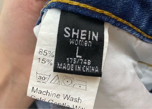 Jeans de pierna ancha con estampado de corazón